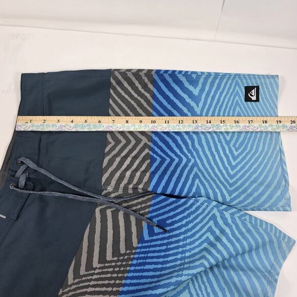 Quiksilver Men's S 30 Boardshorts Highline Straight Leg Swimming Trunk Shorts - Picture 5 of 7